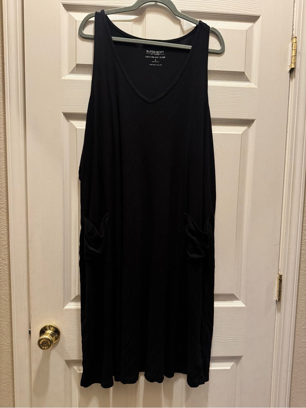 torrid Black Ribbed V-Neck sleep dress size 4
